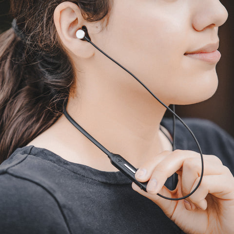 Myntra offers exclusive deals on latest neckband